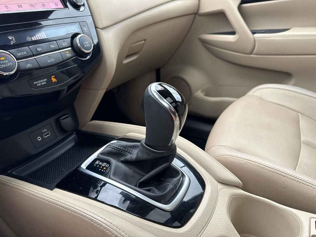 Used 2018 Nissan Rogue SL image 24