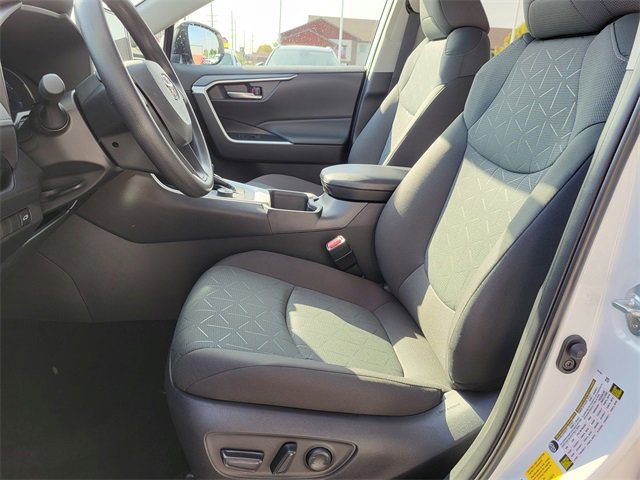 Used 2025 Toyota RAV4 XLE image 4