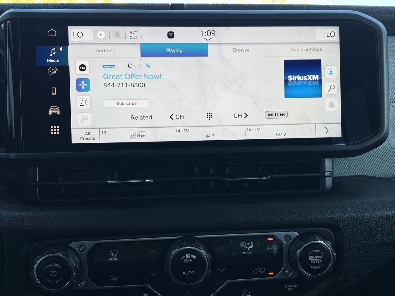 Used 2024 Jeep Wrangler Unlimited image 4