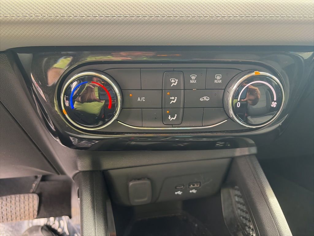 Used 2025 Chevrolet TrailBlazer LT image 18