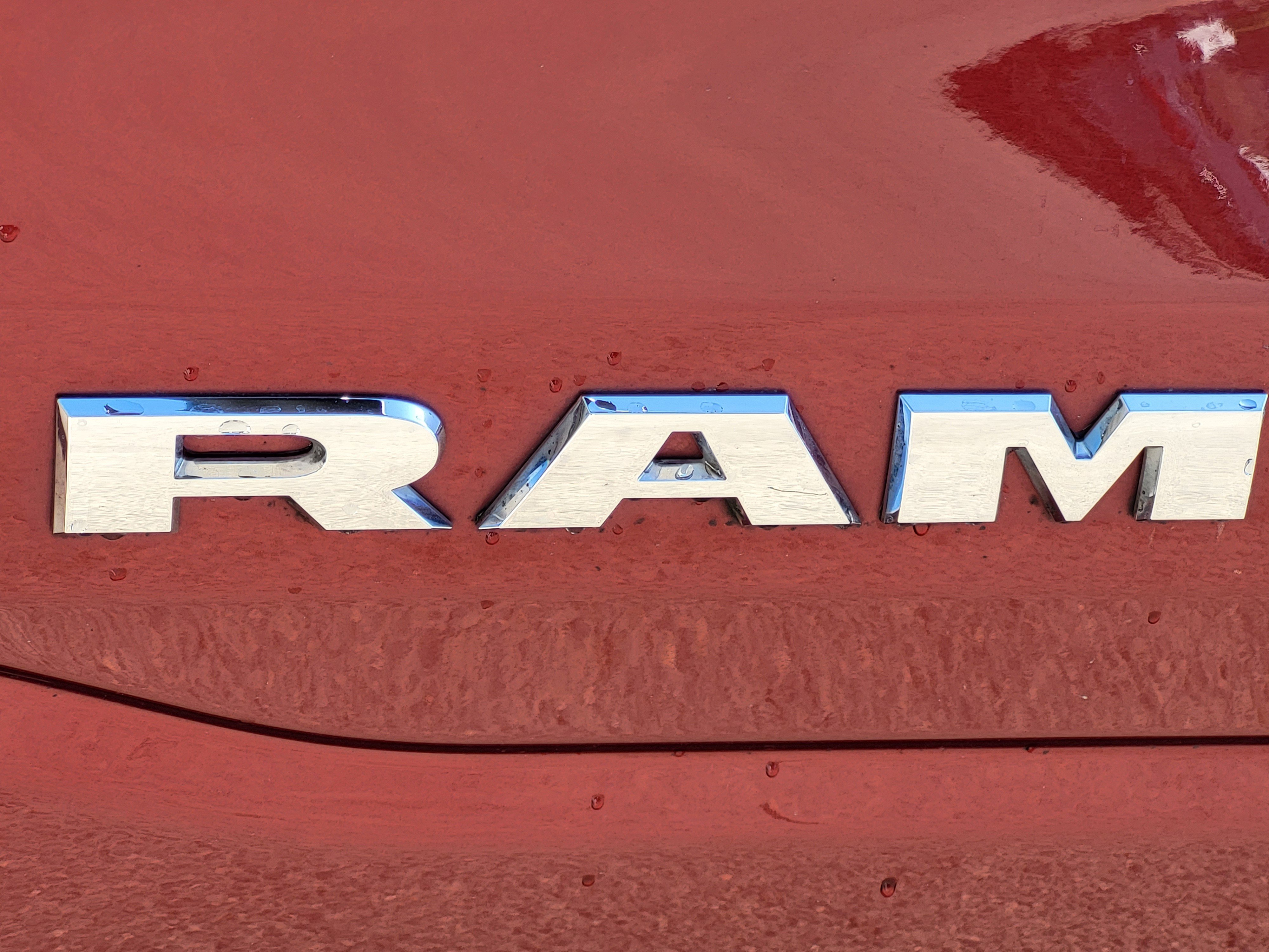 Used 2025 RAM 1500 Laramie w/ Sport Appearance Package AWD/4WD image 11