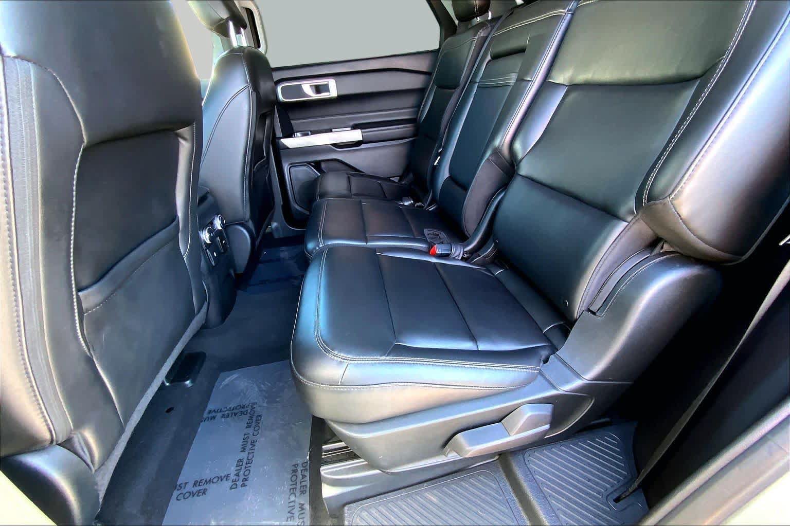 Used 2022 Ford Explorer XLT w/ Equipment Group 202A RWD image 20