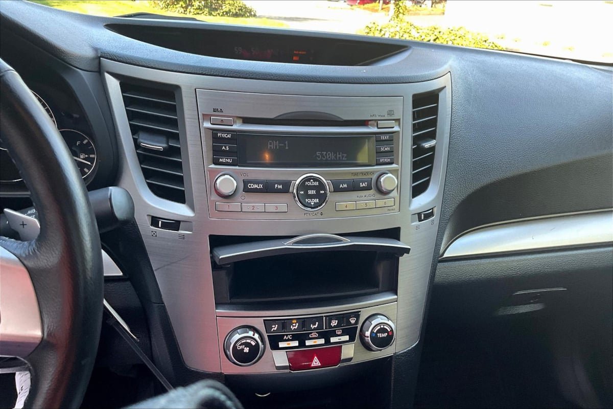 Used 2010 Subaru Legacy 2.5i Premium AWD/4WD image 14