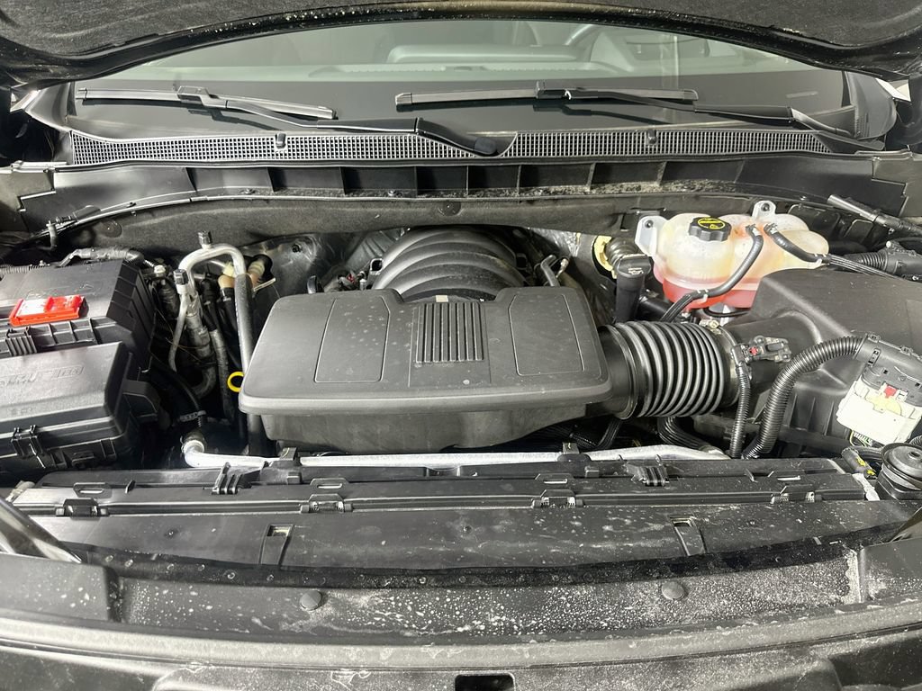 Used 2025 Chevrolet Suburban High Country AWD/4WD image 9