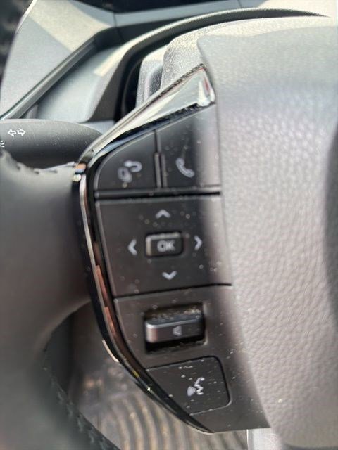 Used 2023 Toyota Prius XLE image 10