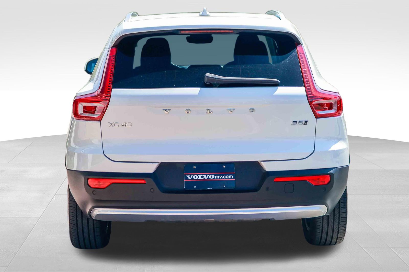 Used 2025 Volvo XC40 B5 Core AWD/4WD image 7