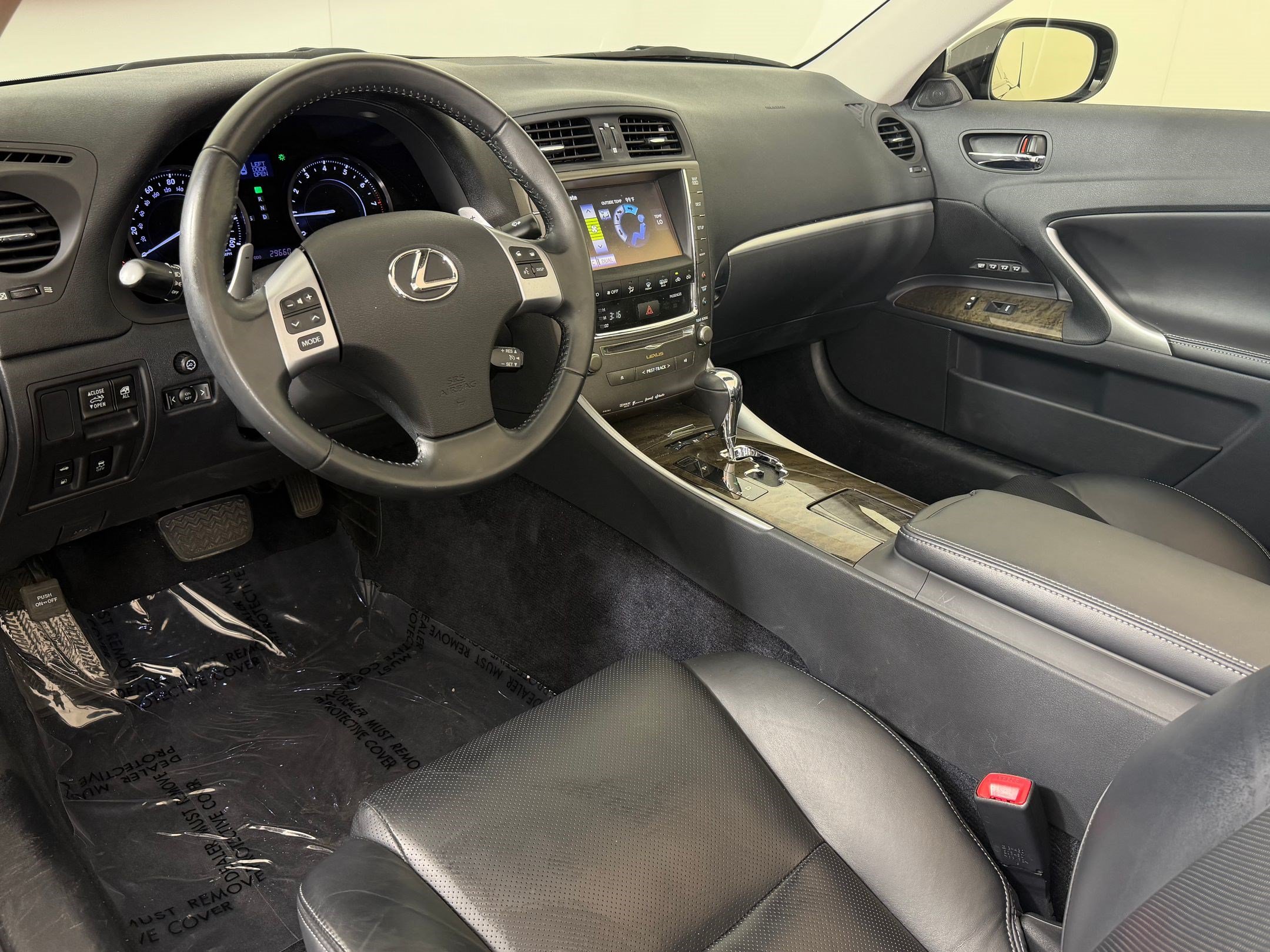 Used 2014 Lexus IS 250C w/ Luxury Package RWD image 4