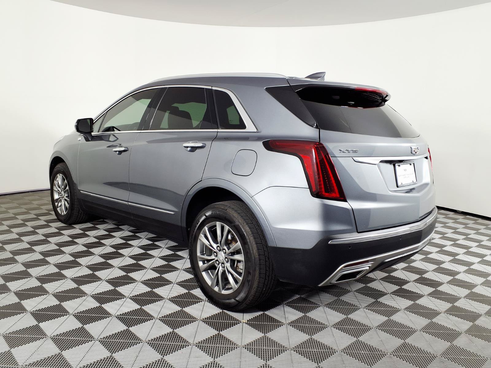 Used 2021 Cadillac XT5 Premium Luxury FWD image 6