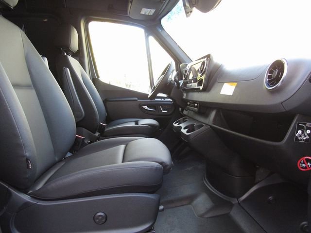 Used 2024 Mercedes-Benz Sprinter 3500 image 15