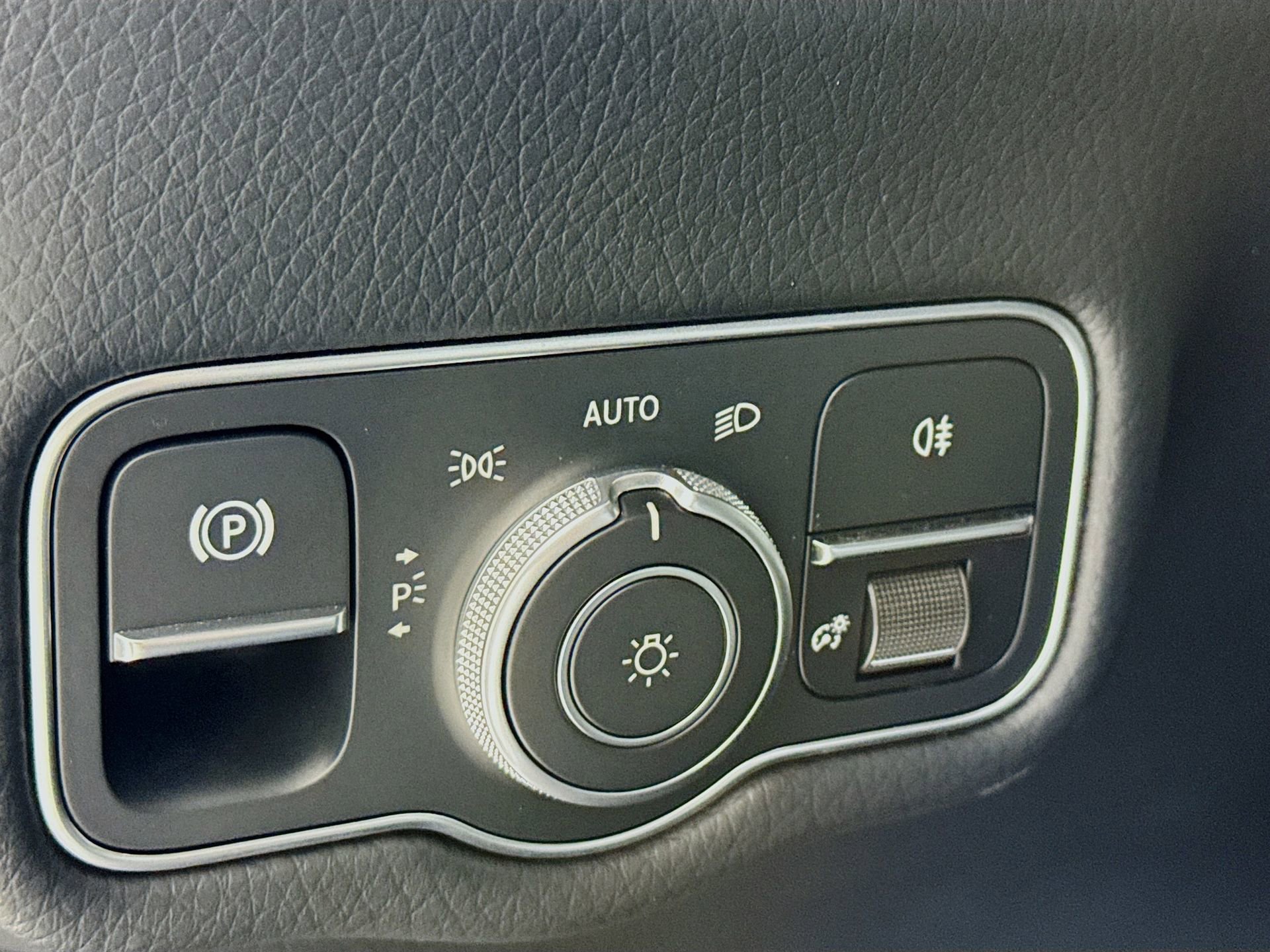 Certified 2025 Mercedes-Benz G 550 image 11