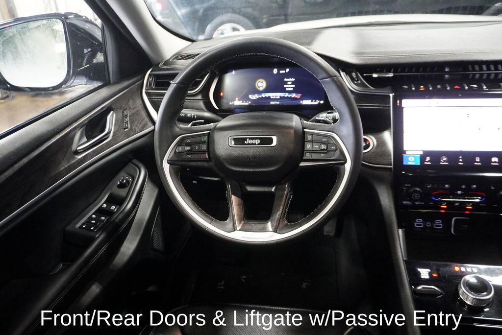 Used 2023 Jeep Grand Cherokee Limited w/ Luxury Tech Group II image 12