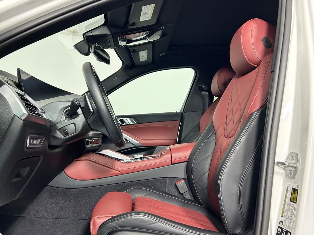 Used 2024 BMW X6 xDrive40i w/ Executive Package image 33