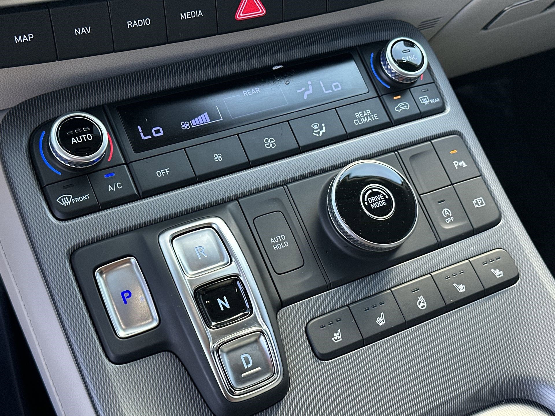 Used 2024 Hyundai Palisade Limited image 17