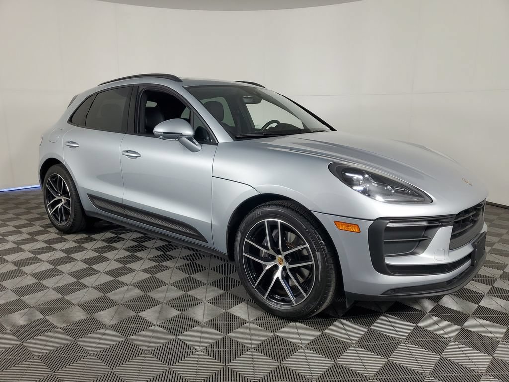 Used 2024 Porsche Macan AWD/4WD image 2