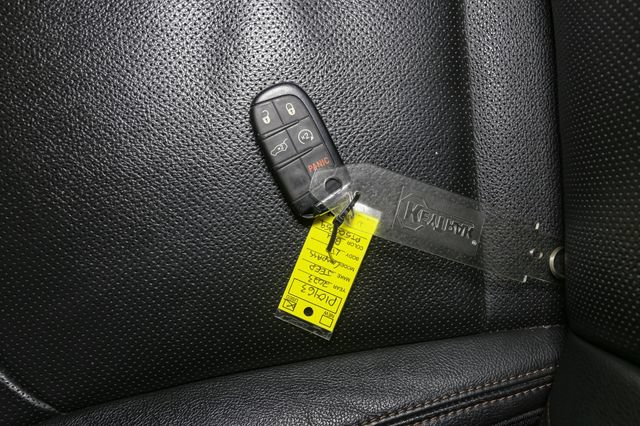 Used 2023 Jeep Compass Limited w/ Elite Group AWD/4WD image 40