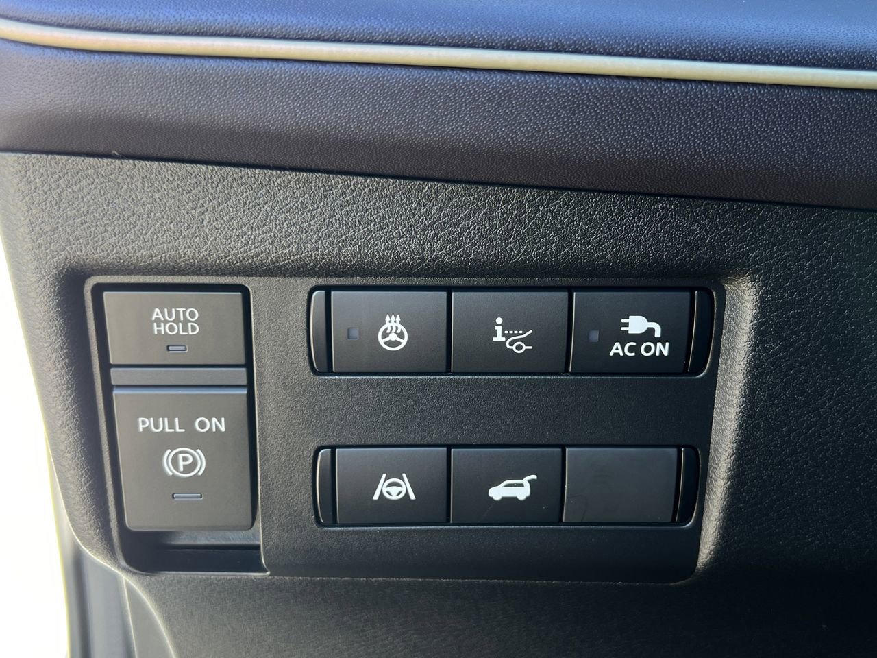 New 2026 Nissan Leaf Platinum+ w/ Cargo Package (Platinum+) image 13