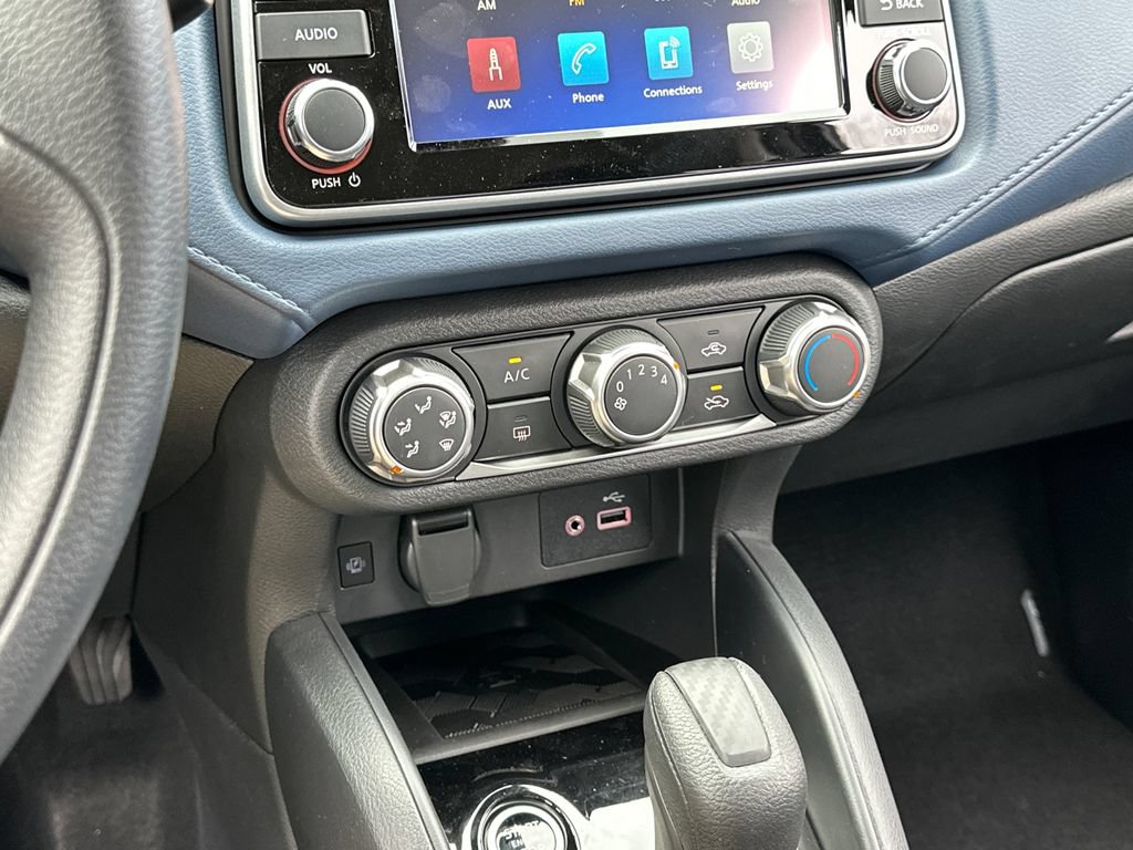 New 2025 Nissan Versa SV w/ Trunk Package FWD image 15