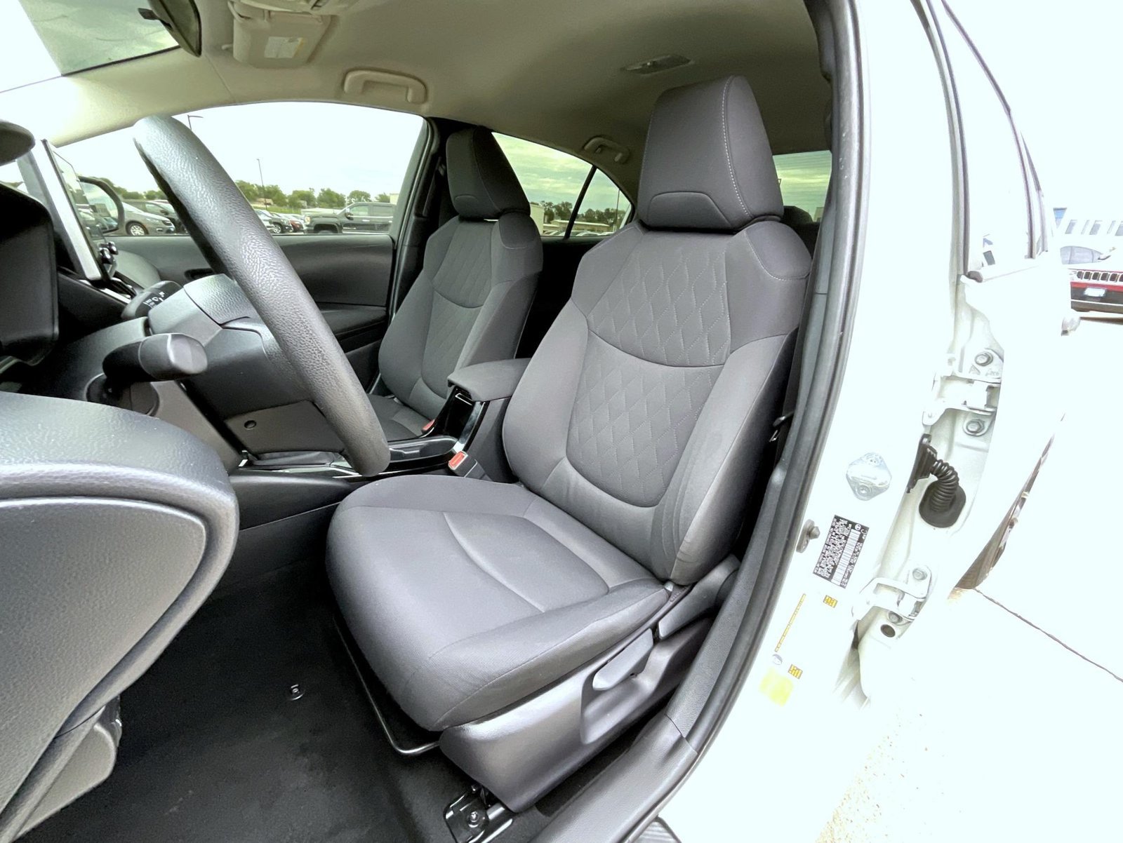Used 2021 Toyota Corolla LE FWD image 10