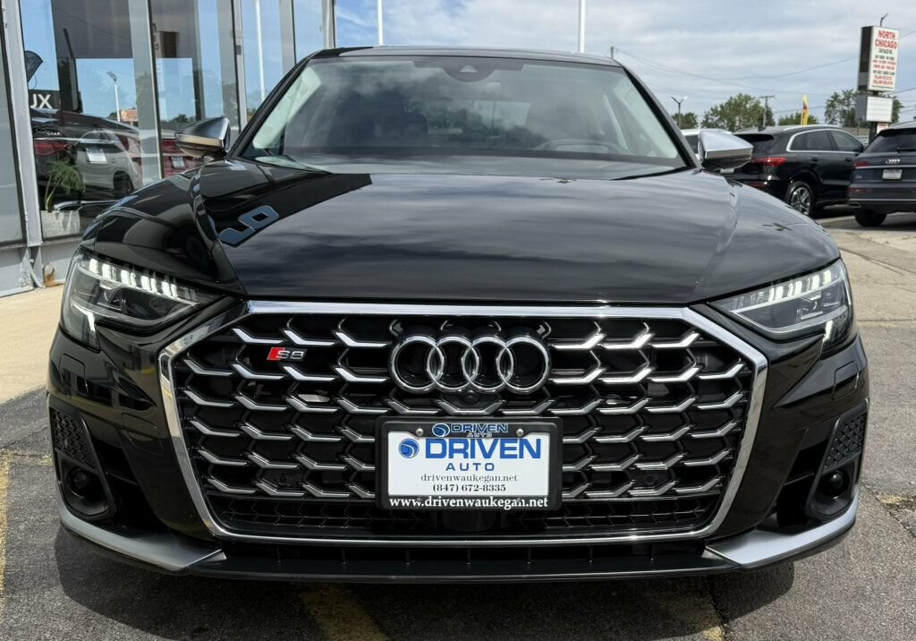 Used 2022 Audi S8 w/ S8 Comfort Plus Package AWD/4WD image 7
