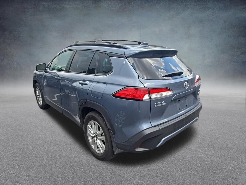 Used 2022 Toyota Corolla Cross LE AWD/4WD image 6