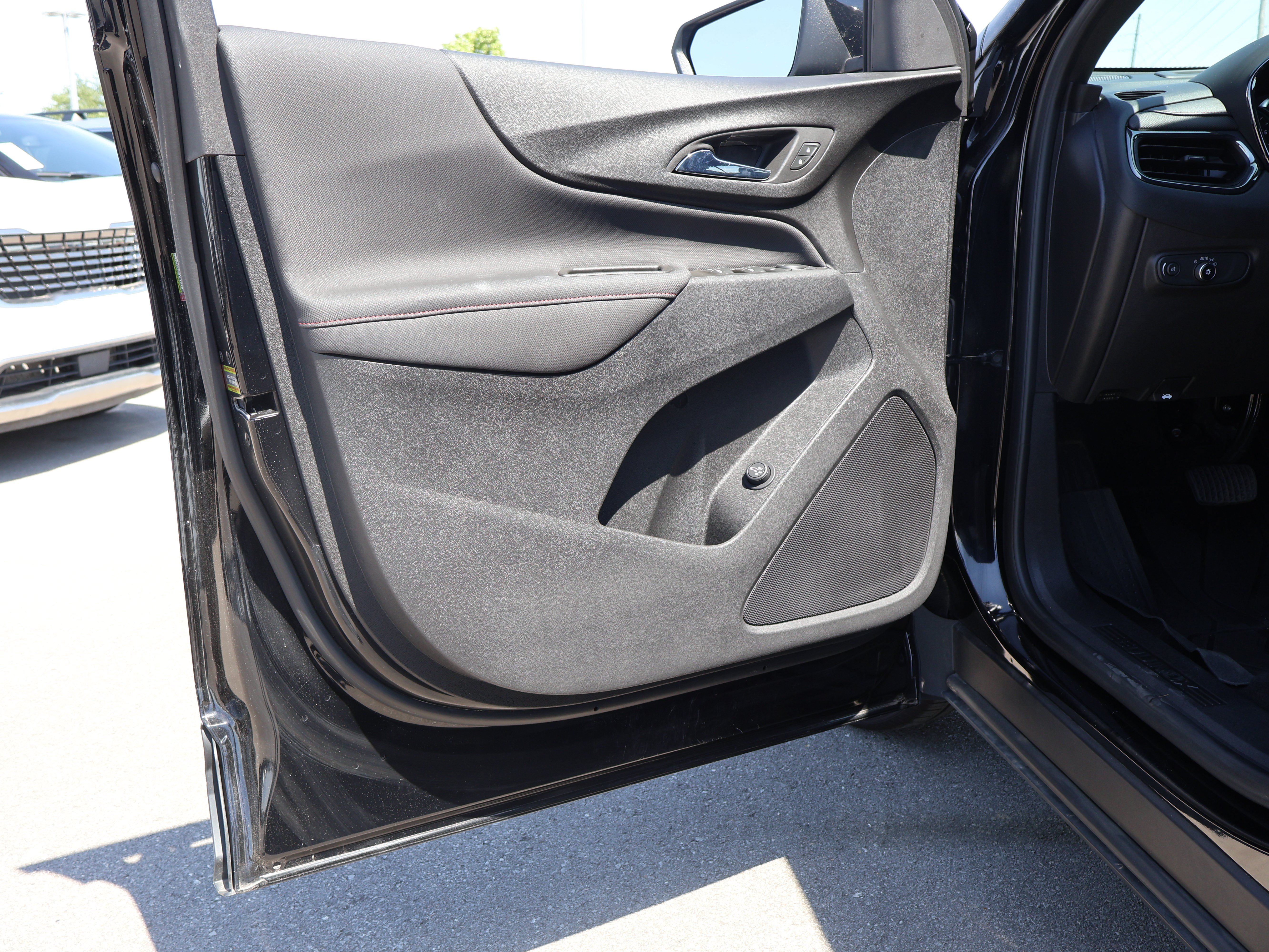 Used 2023 Chevrolet Equinox RS w/ LPO, Floor Liner Package AWD/4WD image 39