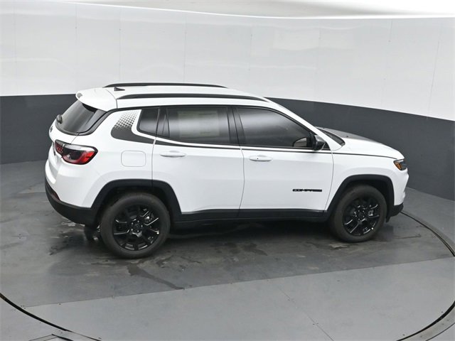 New 2026 Jeep Compass Latitude image 29