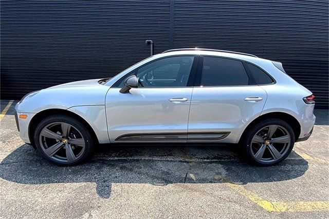 New 2025 Porsche Macan Turbo image 2