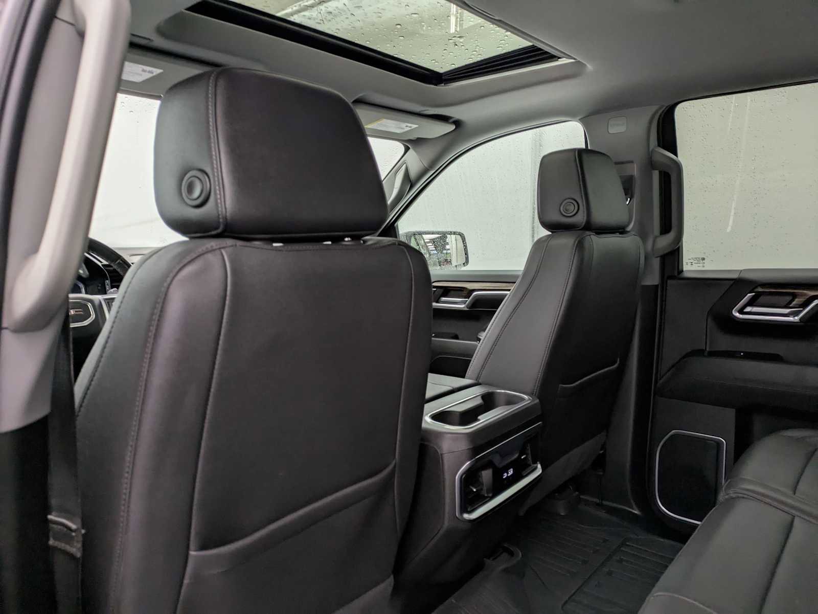 Used 2024 GMC Sierra 1500 Elevation w/ Elevation Premium Package AWD/4WD image 19