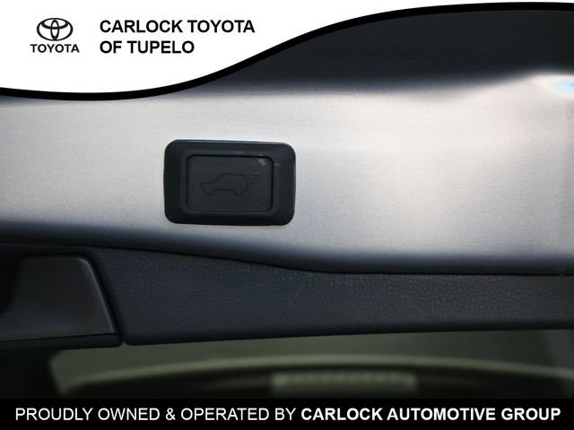 Used 2021 Toyota RAV4 XLE w/ Convenience Package FWD image 34