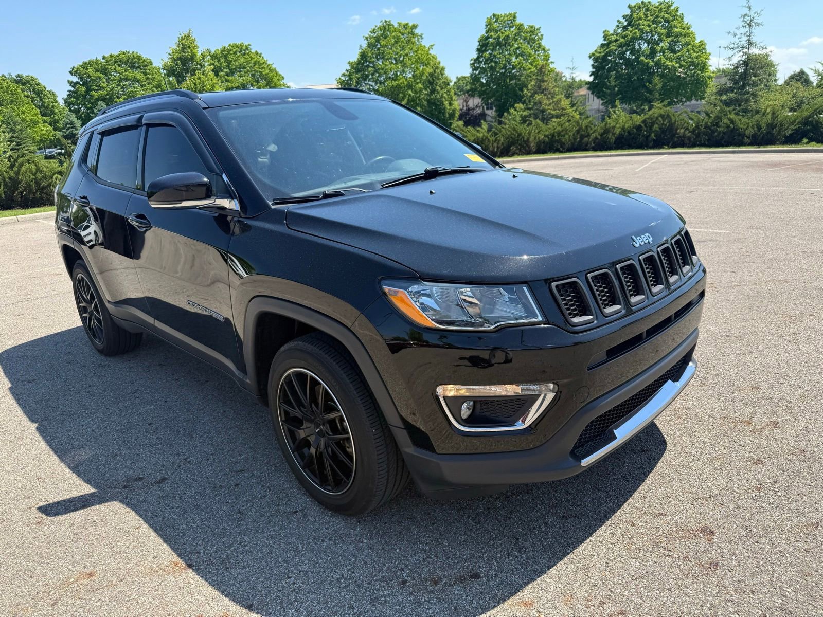 Used 2019 Jeep Compass Limited w/ Safety & Security Group AWD/4WD image 3