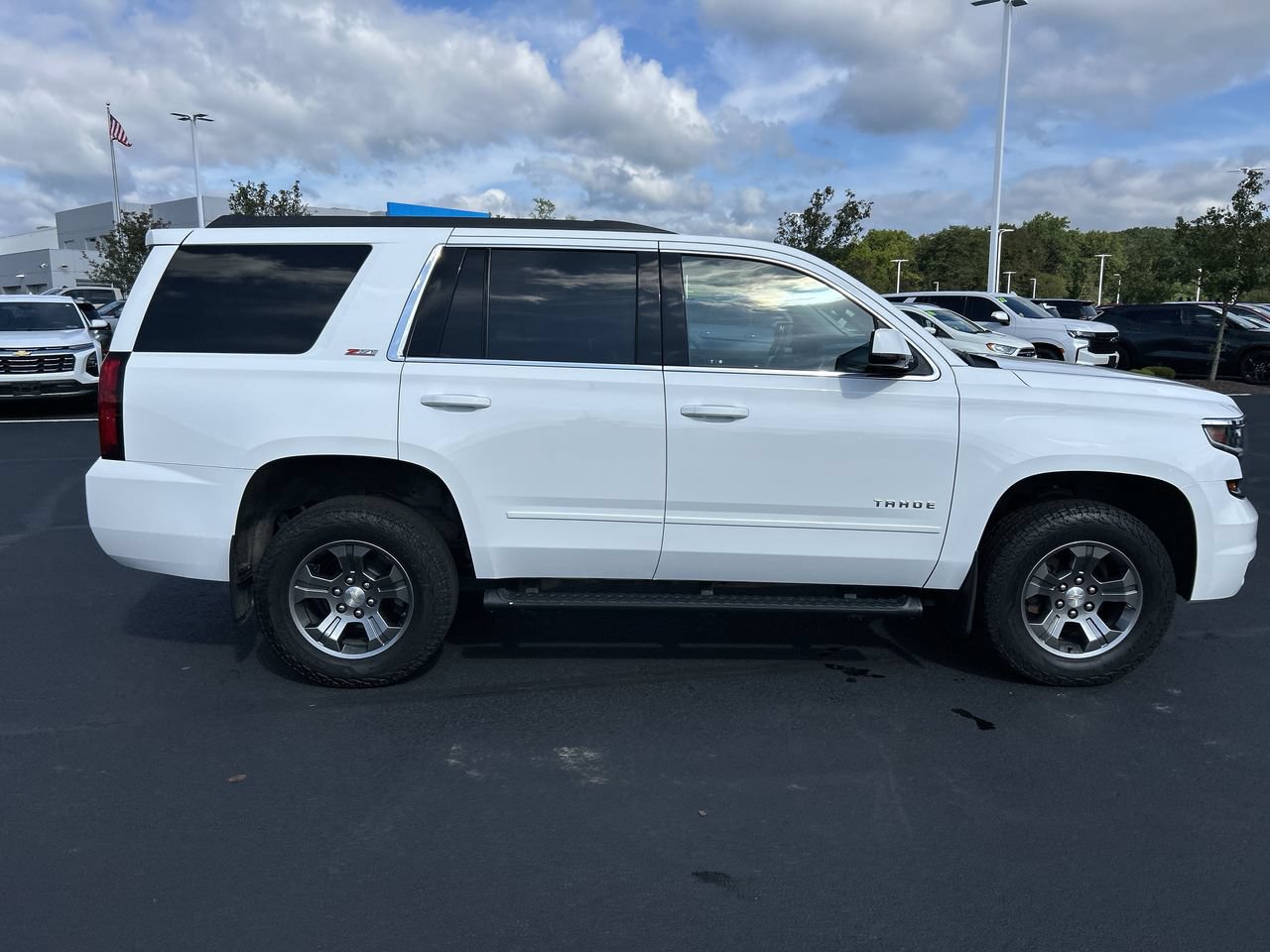 Used 2020 Chevrolet Tahoe LT w/ Off-Road Package AWD/4WD image 8