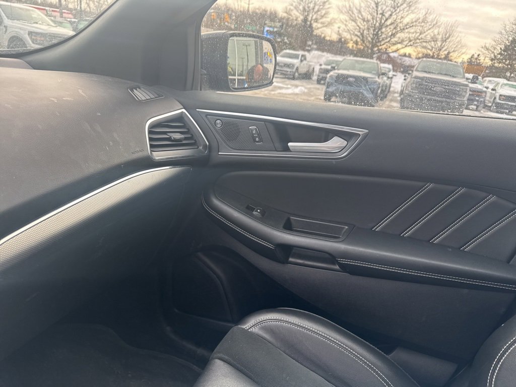 Used 2021 Ford Edge ST w/ Equipment Group 401A image 13