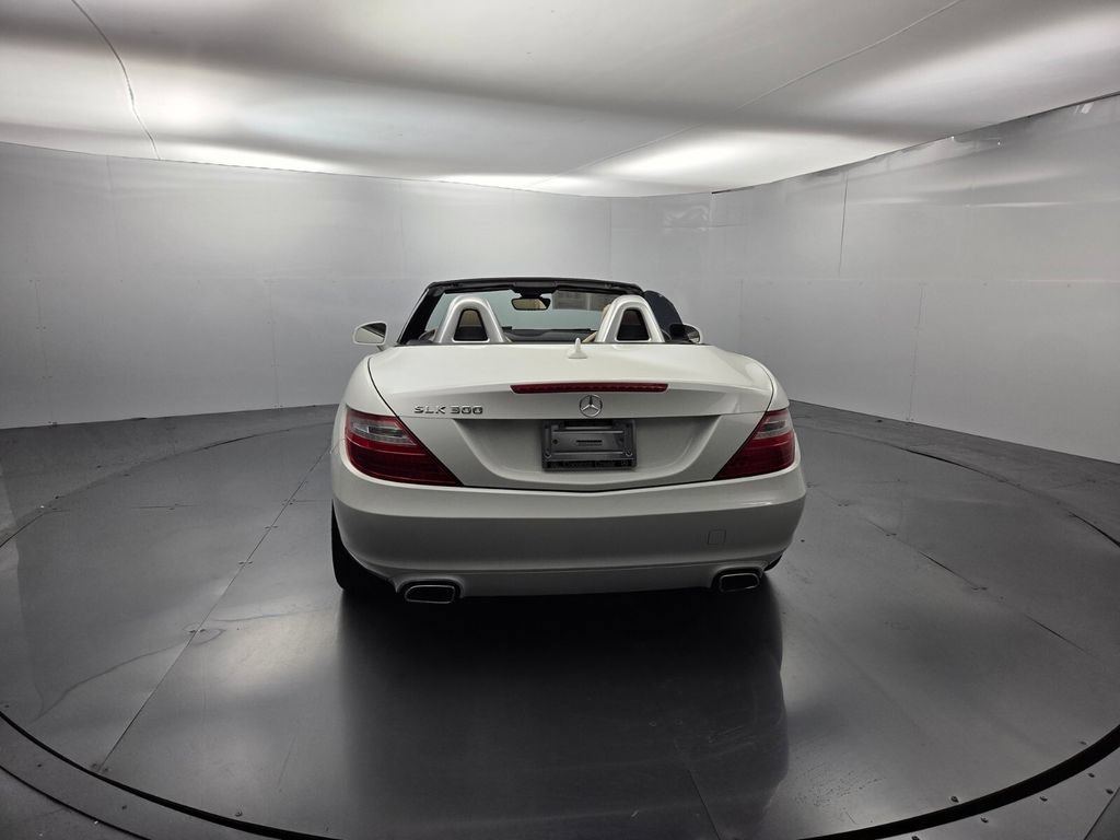 Used 2016 Mercedes-Benz SLK 300 image 10
