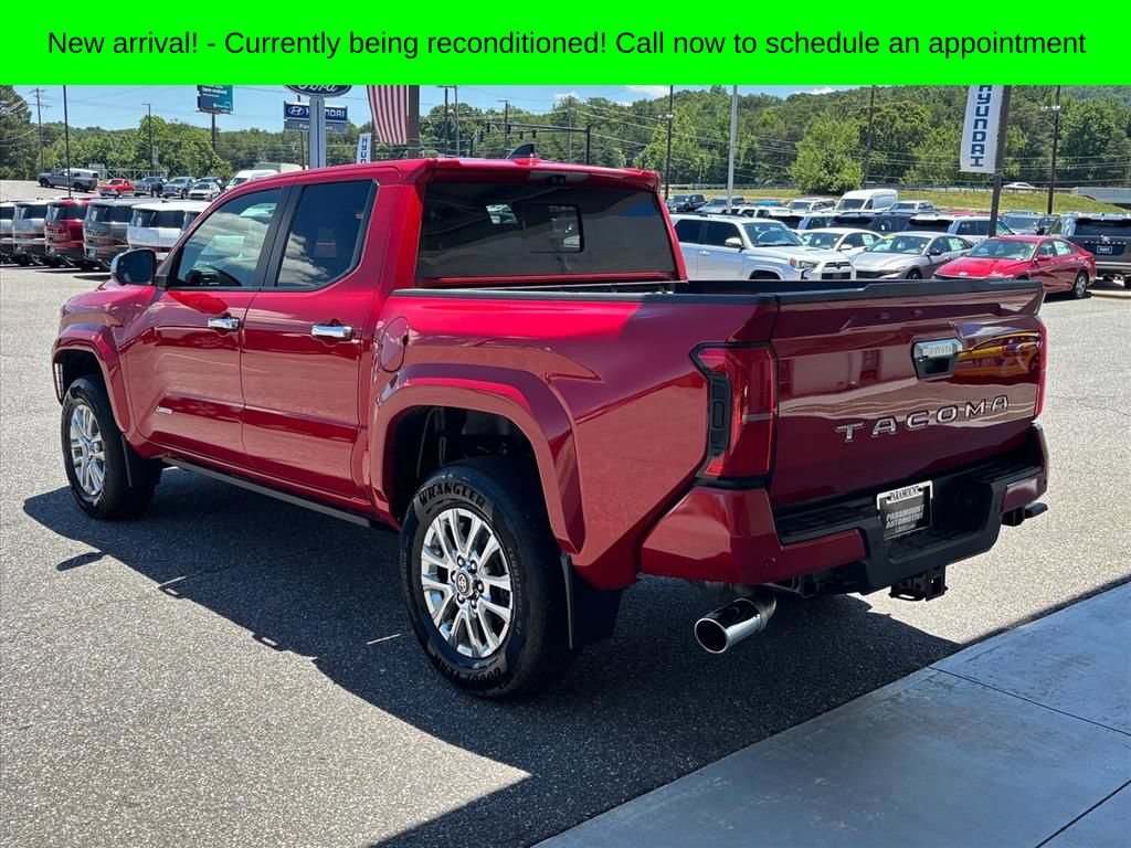 Used 2025 Toyota Tacoma Limited AWD/4WD image 2