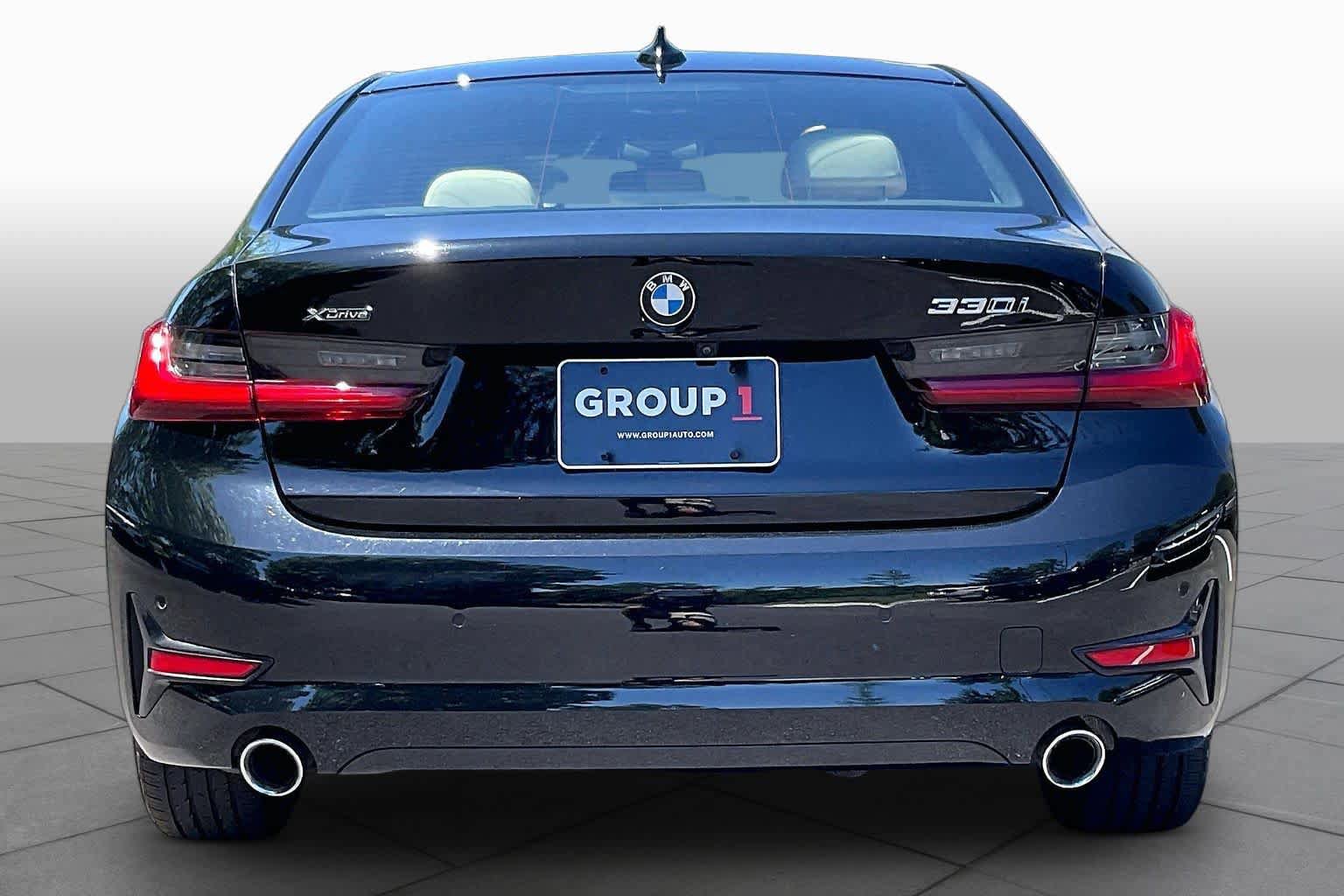 Used 2021 BMW 330i xDrive Sedan w/ Convenience Package AWD/4WD image 4