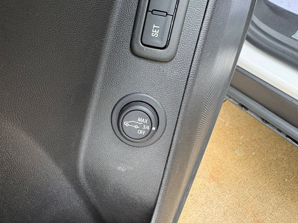 Used 2024 Chevrolet Equinox Premier FWD image 16
