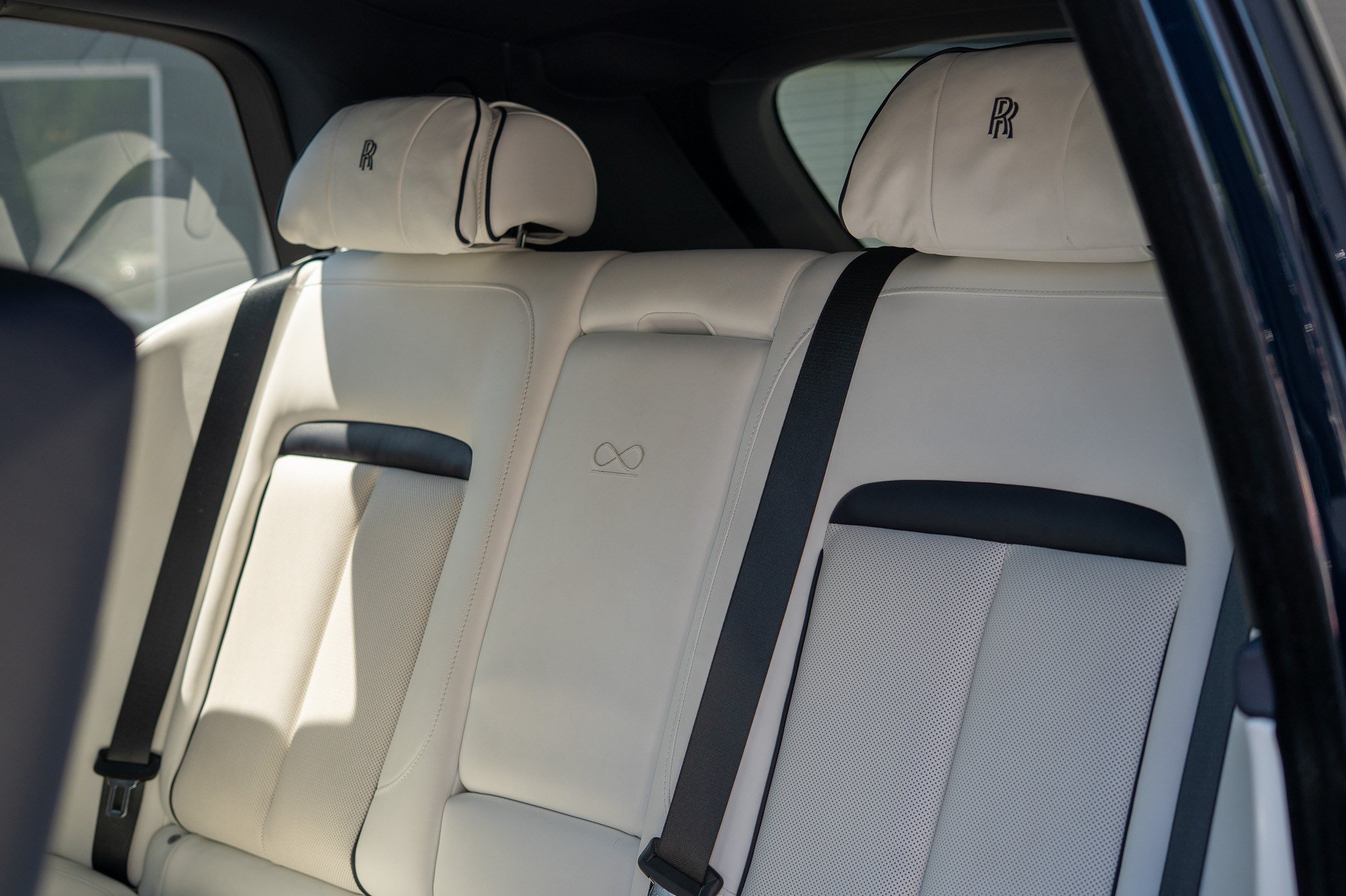 Certified 2024 Rolls-Royce Cullinan Black Badge w/ Leather Finishing Pack AWD/4WD image 26