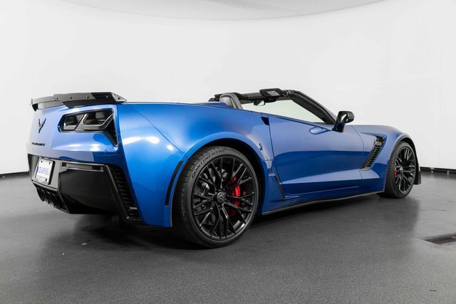 Used 2015 Chevrolet Corvette Z06 w/ 3LZ Preferred Equipment Group image 8
