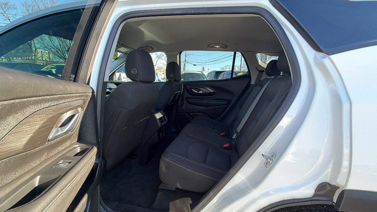 Used 2024 GMC Terrain SLE image 26