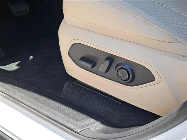 New 2025 Jeep Grand Cherokee L Limited w/ Luxury Tech Group II video 4