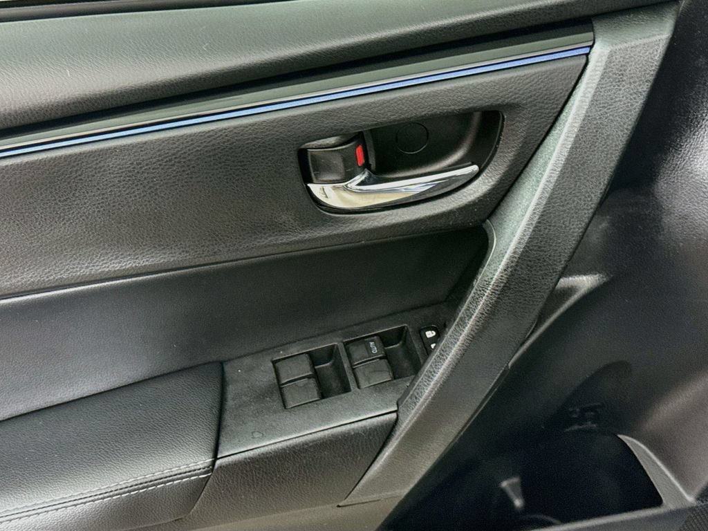 Certified 2017 Toyota Corolla XSE FWD image 12