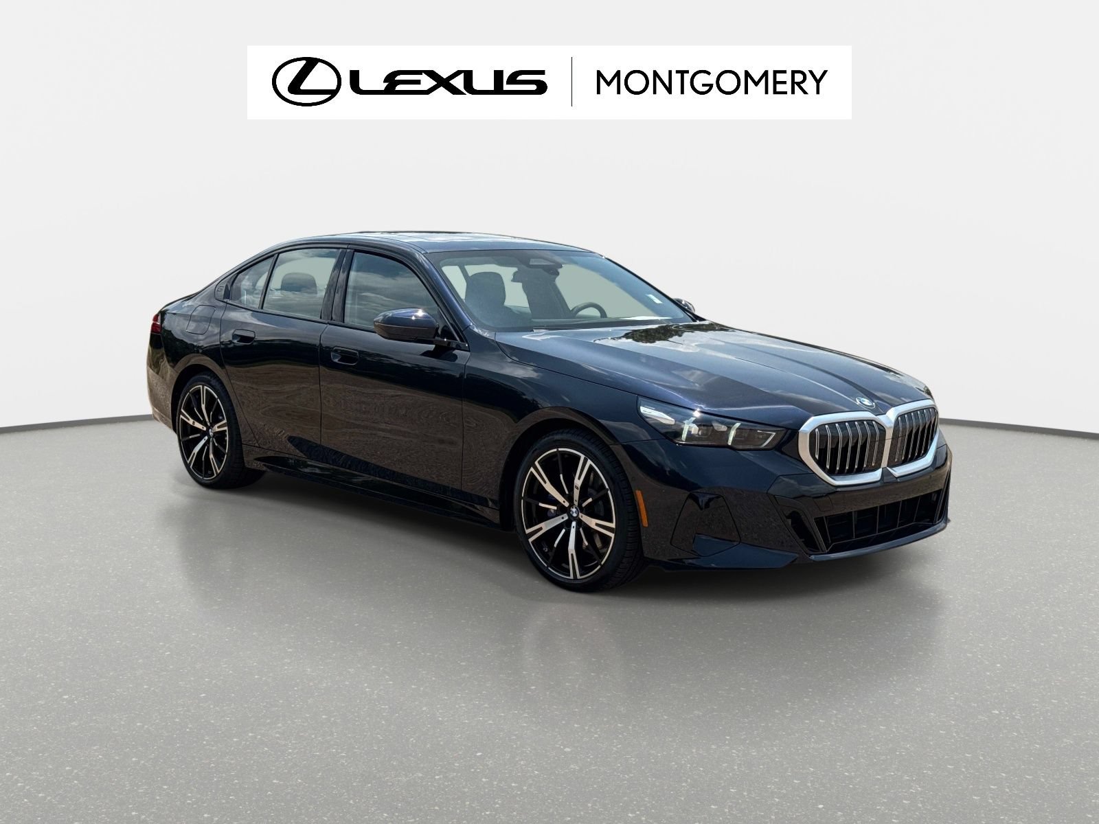 Used 2026 BMW 530i w/ M Sport Package RWD image 1