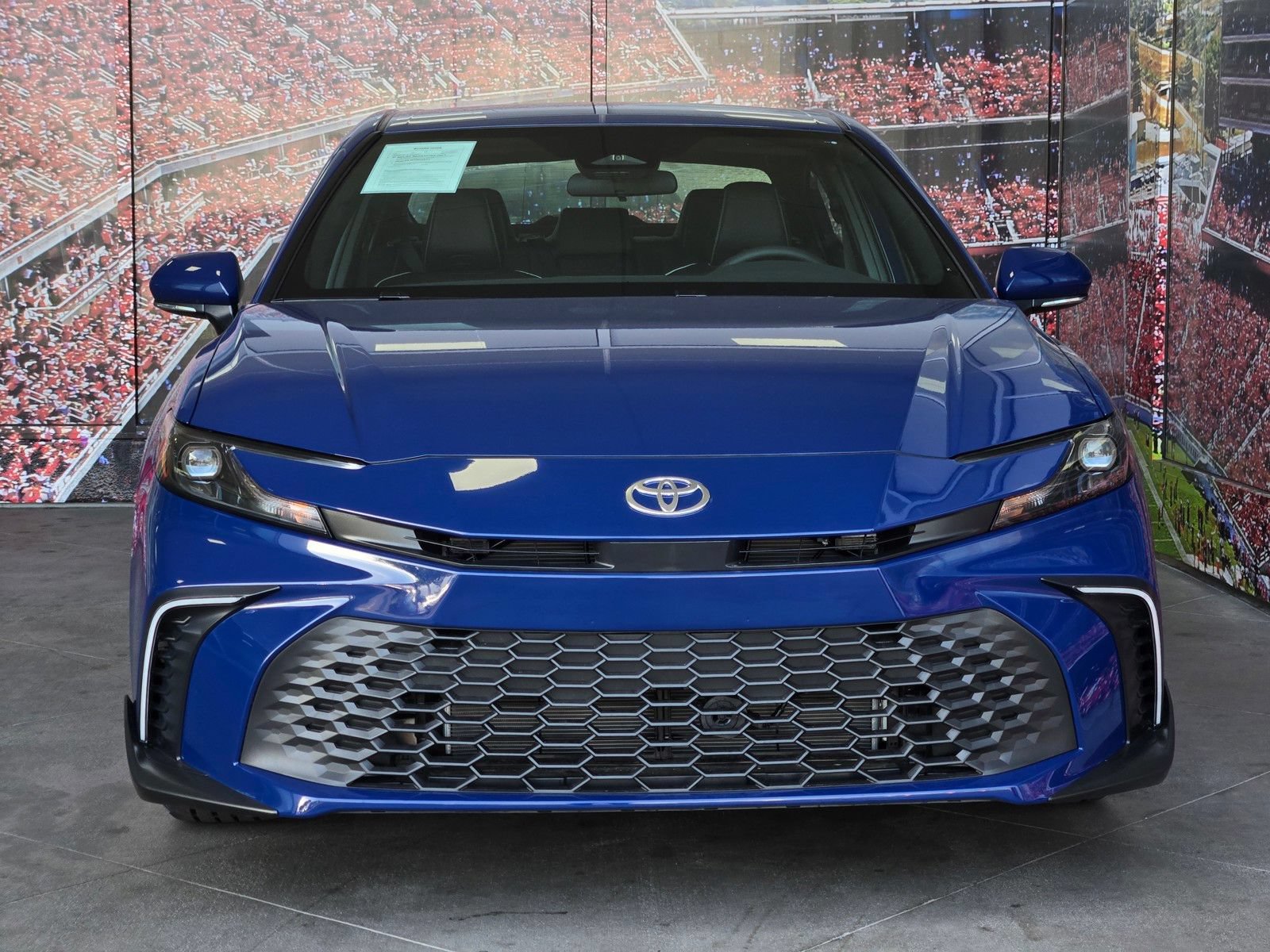 Used 2026 Toyota Camry Hybrid FWD image 3