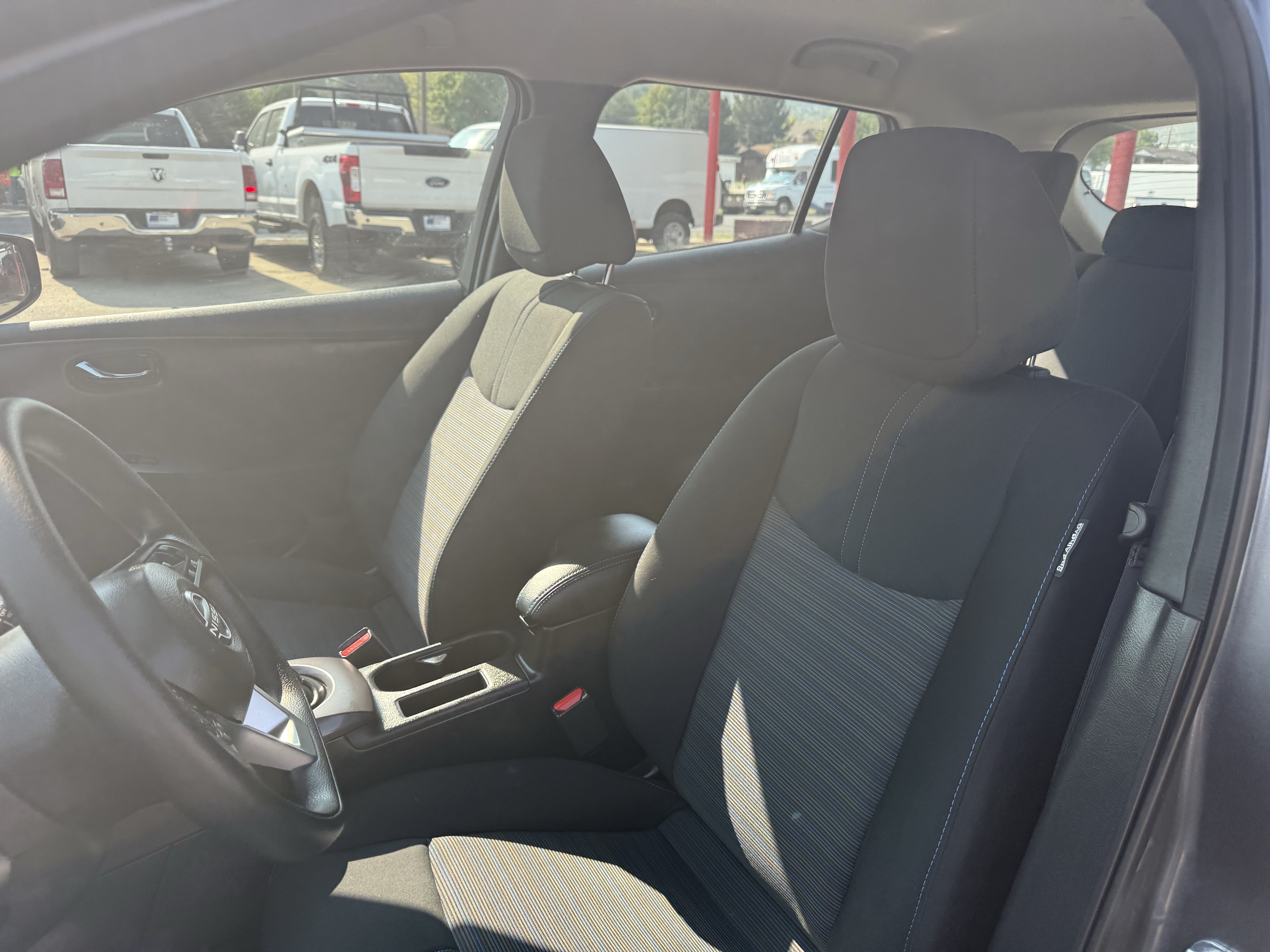 Used 2025 Nissan Leaf S FWD image 13