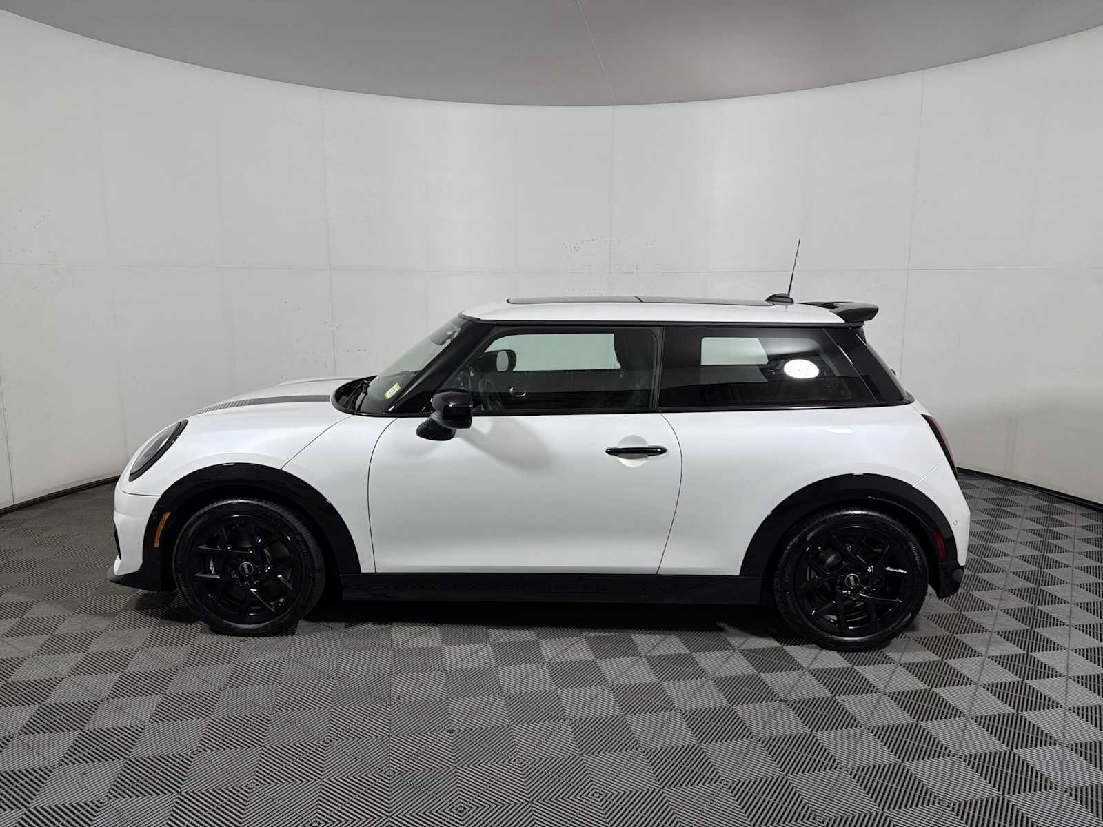 Used 2026 MINI Cooper S FWD image 4