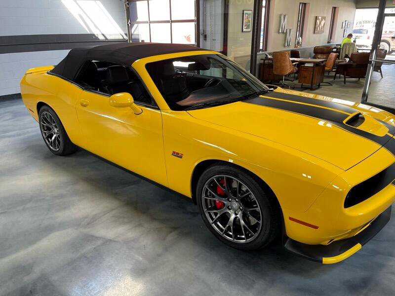 Used 2017 Dodge Challenger SRT w/ Technology Group image 53