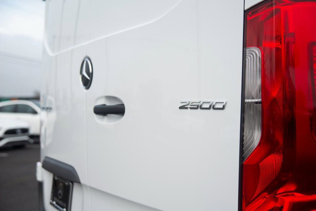 Used 2025 Mercedes-Benz Sprinter 2500 image 16