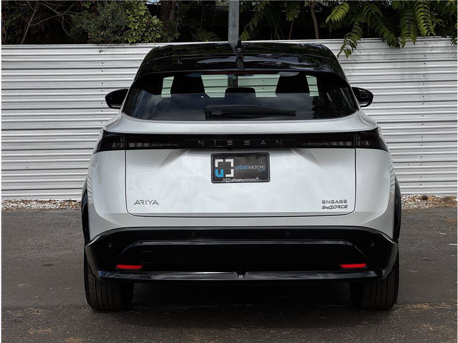 Used 2024 Nissan Ariya AWD image 11