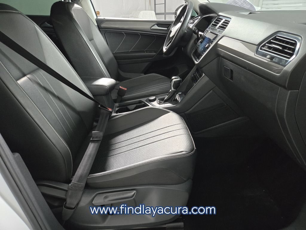 Used 2022 Volkswagen Tiguan SE AWD/4WD image 18