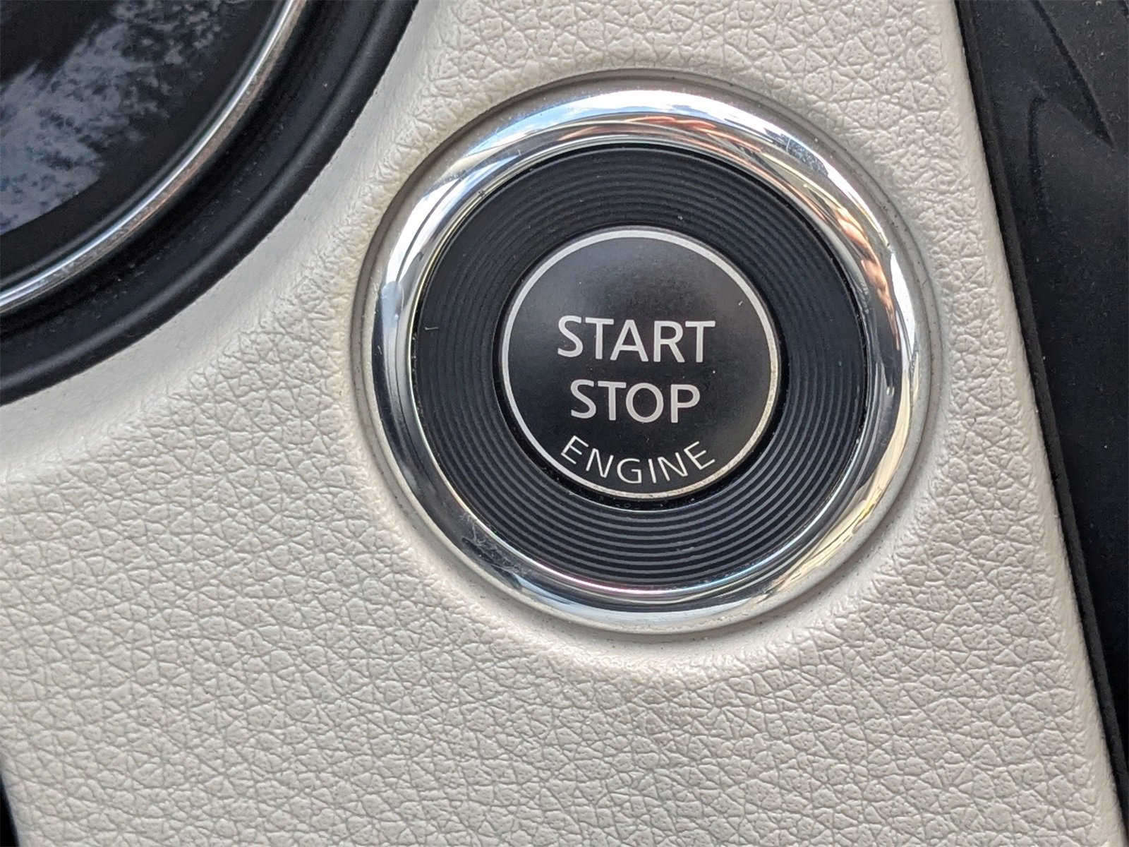 Used 2019 Nissan Rogue Sport SL w/ Premium Package image 32